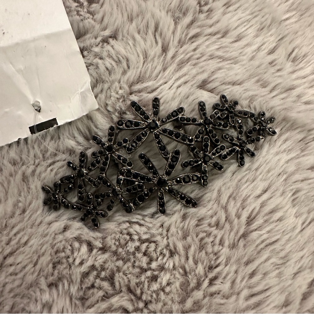 NWT Oscar de la Renta black crystal floral belt buckle